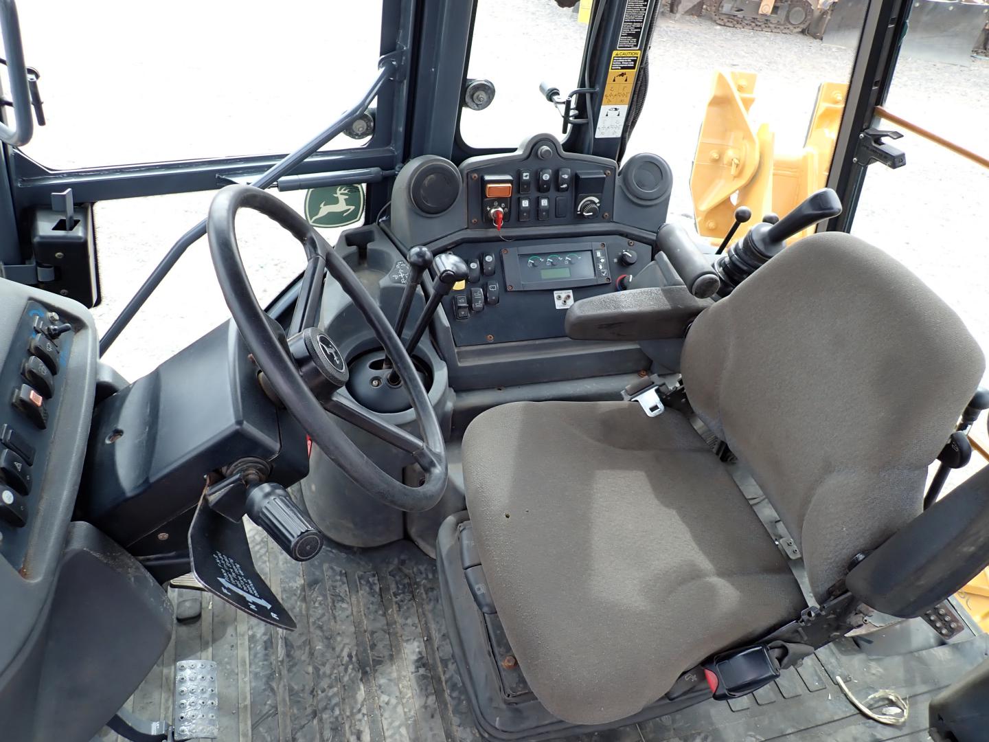 ./imagenes/INVOICE/2019/16070/RETROEXCAVADORA JOHN DEERE_410J (29).JPG